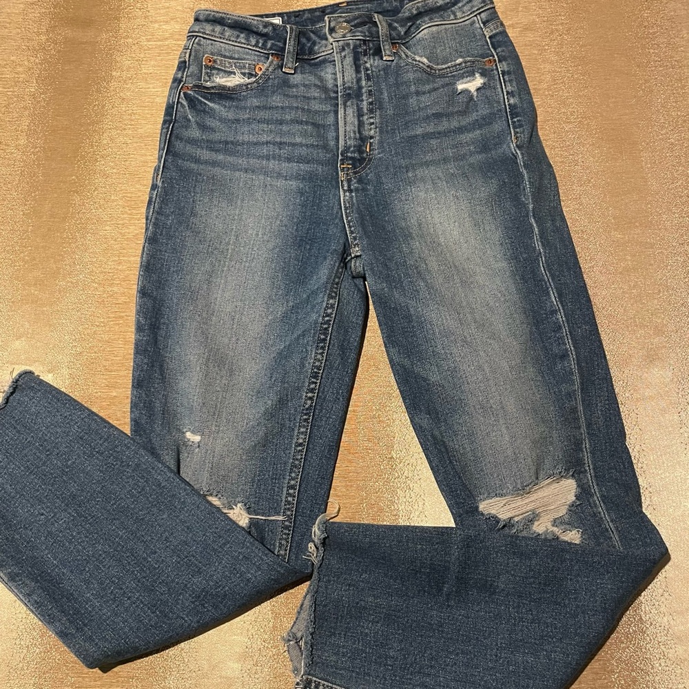 - GAP Vintage Slim Sky High Jeans
Size 25 - Established 1969